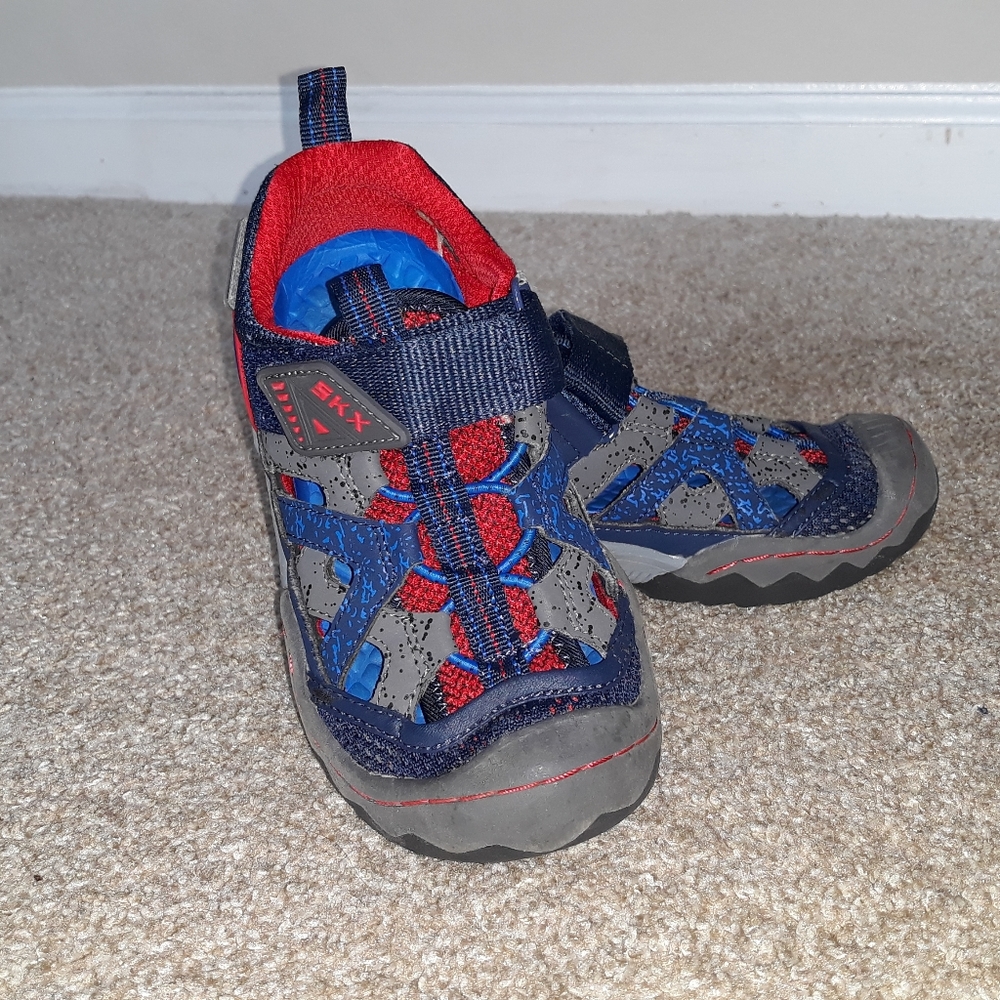 SKECHERS waterproof sandals
